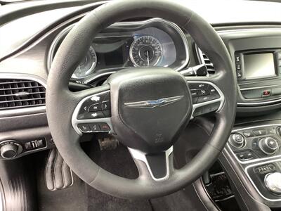 2015 Chrysler 200 Limited   - Photo 16 - Crest Hill, IL 60403