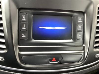 2015 Chrysler 200 Limited   - Photo 17 - Crest Hill, IL 60403