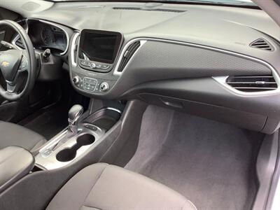 2024 Chevrolet Malibu LT - Photo 35 - Crest Hill, IL 60403