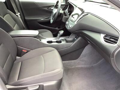 2024 Chevrolet Malibu LT - Photo 33 - Crest Hill, IL 60403