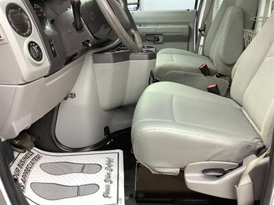 2016 Ford E-350 SD   - Photo 13 - Crest Hill, IL 60403