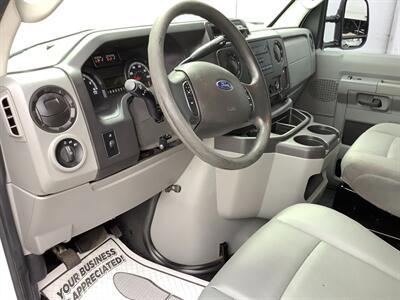 2016 Ford E-350 SD   - Photo 14 - Crest Hill, IL 60403