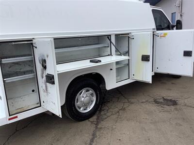 2016 Ford E-350 SD   - Photo 37 - Crest Hill, IL 60403