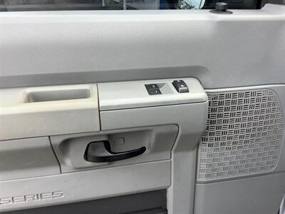 2016 Ford E-350 SD   - Photo 12 - Crest Hill, IL 60403