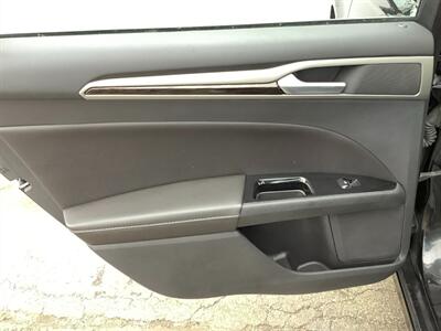 2013 Ford Fusion SE - Photo 24 - Crest Hill, IL 60403