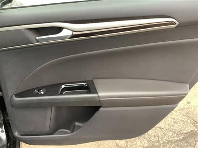 2013 Ford Fusion SE - Photo 26 - Crest Hill, IL 60403