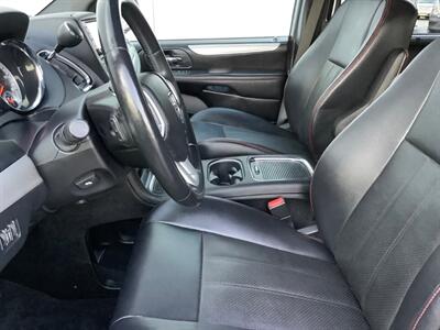 2013 Dodge Grand Caravan R/T   - Photo 14 - Crest Hill, IL 60403