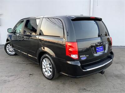 2013 Dodge Grand Caravan R/T   - Photo 4 - Crest Hill, IL 60403