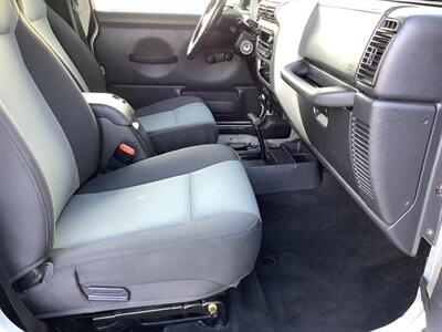 2005 Jeep Wrangler Unlimited - Photo 28 - Crest Hill, IL 60403