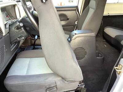 2005 Jeep Wrangler Unlimited - Photo 21 - Crest Hill, IL 60403