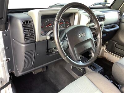 2005 Jeep Wrangler Unlimited - Photo 14 - Crest Hill, IL 60403