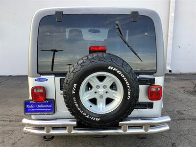 2005 Jeep Wrangler Unlimited - Photo 5 - Crest Hill, IL 60403