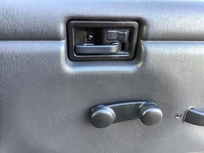 2005 Jeep Wrangler Unlimited - Photo 24 - Crest Hill, IL 60403