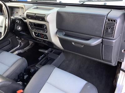 2005 Jeep Wrangler Unlimited - Photo 29 - Crest Hill, IL 60403