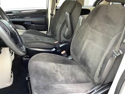 2019 Dodge Grand Caravan SE Plus   - Photo 18 - Crest Hill, IL 60403