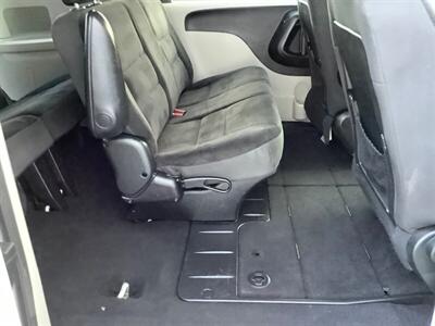 2019 Dodge Grand Caravan SE Plus   - Photo 26 - Crest Hill, IL 60403
