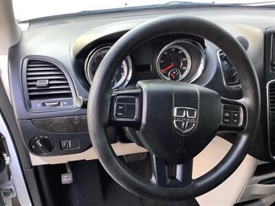 2019 Dodge Grand Caravan SE Plus   - Photo 17 - Crest Hill, IL 60403