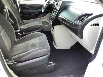 2019 Dodge Grand Caravan SE Plus   - Photo 32 - Crest Hill, IL 60403