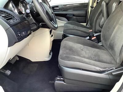 2019 Dodge Grand Caravan SE Plus   - Photo 13 - Crest Hill, IL 60403