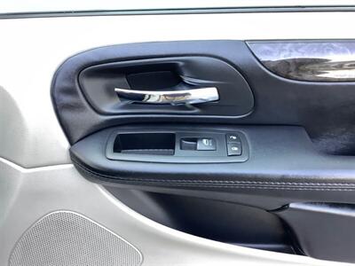 2019 Dodge Grand Caravan SE Plus   - Photo 31 - Crest Hill, IL 60403