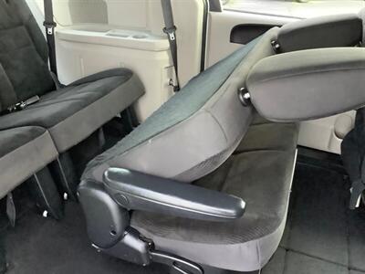 2019 Dodge Grand Caravan SE Plus   - Photo 28 - Crest Hill, IL 60403