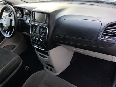 2019 Dodge Grand Caravan SE Plus   - Photo 34 - Crest Hill, IL 60403