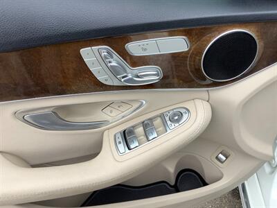 2017 Mercedes-Benz C 300   - Photo 7 - Crest Hill, IL 60403
