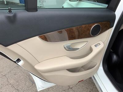 2017 Mercedes-Benz C 300   - Photo 18 - Crest Hill, IL 60403