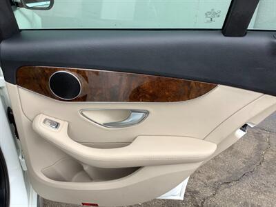 2017 Mercedes-Benz C 300   - Photo 19 - Crest Hill, IL 60403