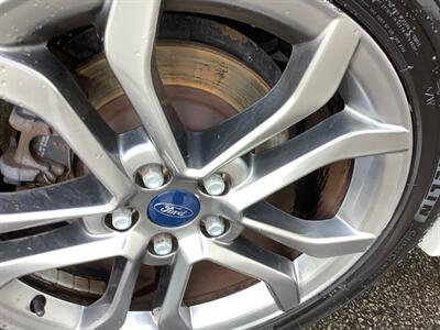 2020 Ford Fusion Hybrid Titanium   - Photo 23 - Crest Hill, IL 60403