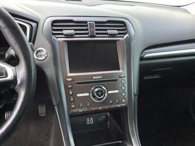 2020 Ford Fusion Hybrid Titanium   - Photo 34 - Crest Hill, IL 60403