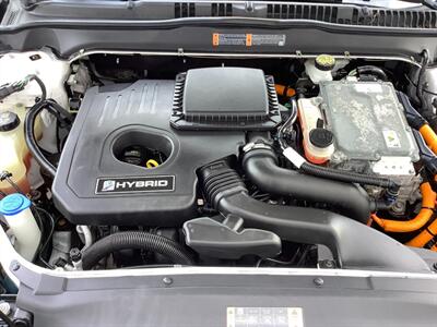 2020 Ford Fusion Hybrid Titanium   - Photo 24 - Crest Hill, IL 60403