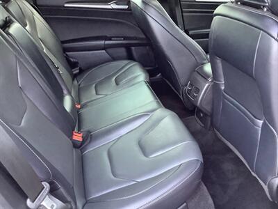 2020 Ford Fusion Hybrid Titanium   - Photo 38 - Crest Hill, IL 60403