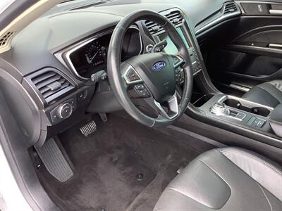 2020 Ford Fusion Hybrid Titanium   - Photo 9 - Crest Hill, IL 60403