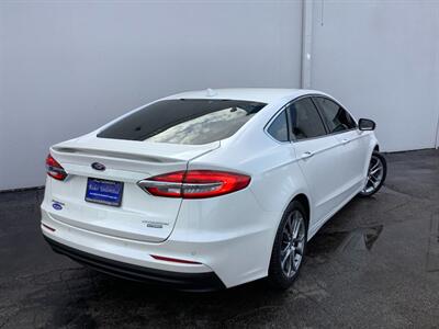 2020 Ford Fusion Hybrid Titanium   - Photo 30 - Crest Hill, IL 60403
