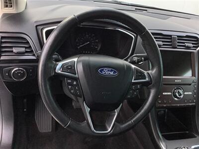 2020 Ford Fusion Hybrid Titanium   - Photo 10 - Crest Hill, IL 60403