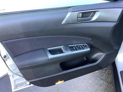 2011 Subaru Forester 2.5X   - Photo 10 - Crest Hill, IL 60403