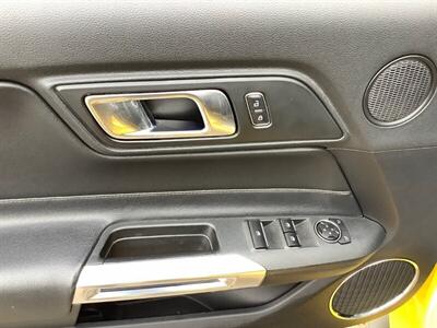 2018 Ford Mustang EcoBoost   - Photo 38 - Crest Hill, IL 60403