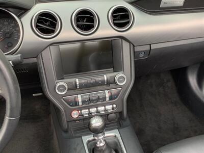 2018 Ford Mustang EcoBoost   - Photo 25 - Crest Hill, IL 60403