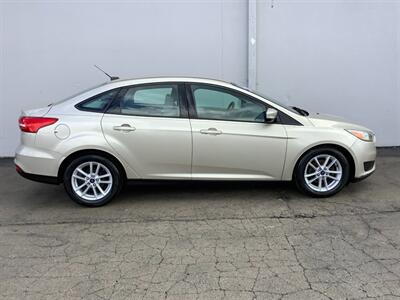 2017 Ford Focus SE   - Photo 7 - Crest Hill, IL 60403