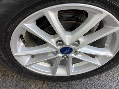 2017 Ford Focus SE   - Photo 34 - Crest Hill, IL 60403