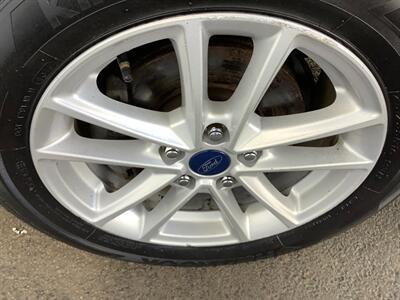 2017 Ford Focus SE   - Photo 33 - Crest Hill, IL 60403