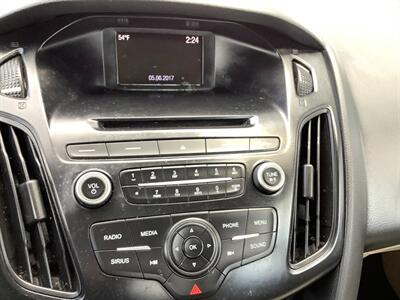 2017 Ford Focus SE   - Photo 18 - Crest Hill, IL 60403