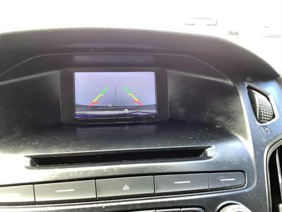 2017 Ford Focus SE   - Photo 10 - Crest Hill, IL 60403