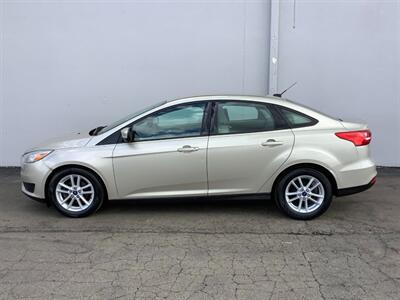 2017 Ford Focus SE   - Photo 3 - Crest Hill, IL 60403