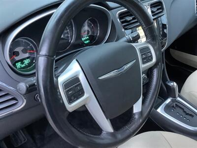 2011 Chrysler 200 Touring   - Photo 20 - Crest Hill, IL 60403