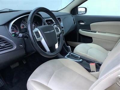 2011 Chrysler 200 Touring - Photo 16 - Crest Hill, IL 60403