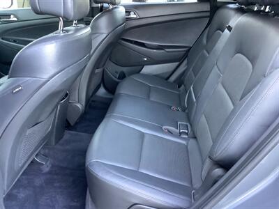 2017 Hyundai TUCSON Limited - Photo 28 - Crest Hill, IL 60403