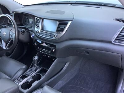 2017 Hyundai TUCSON Limited - Photo 35 - Crest Hill, IL 60403