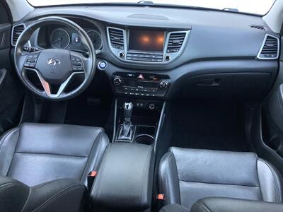 2017 Hyundai TUCSON Limited - Photo 38 - Crest Hill, IL 60403